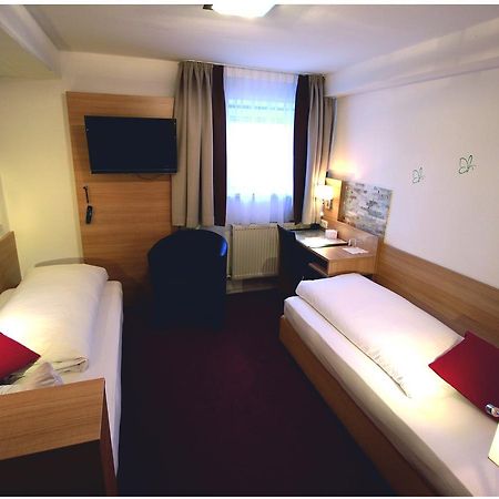 Hotel Vitis Ердинг Екстериор снимка