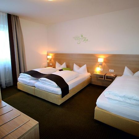 Hotel Vitis Ердинг Екстериор снимка