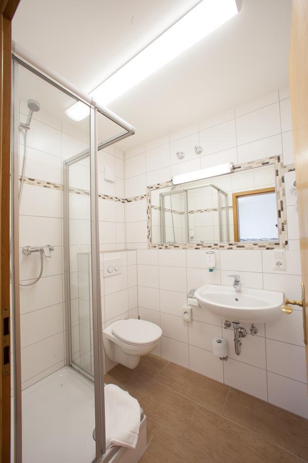 Hotel Vitis Ердинг Екстериор снимка
