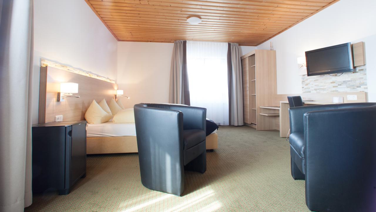 Hotel Vitis Ердинг Екстериор снимка