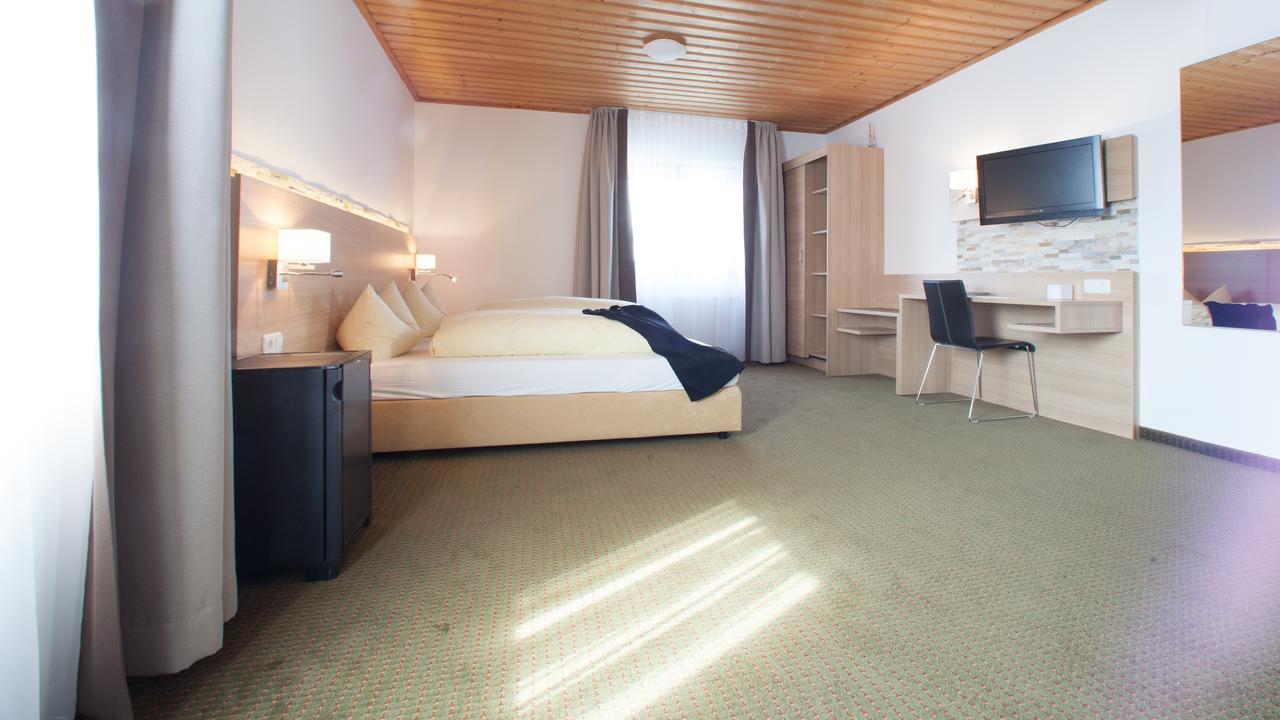 Hotel Vitis Ердинг Екстериор снимка