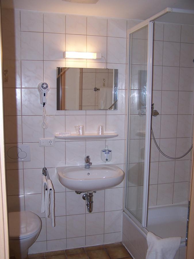 Hotel Vitis Ердинг Екстериор снимка