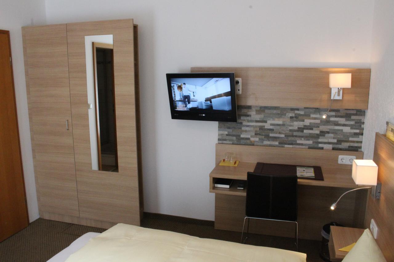 Hotel Vitis Ердинг Екстериор снимка