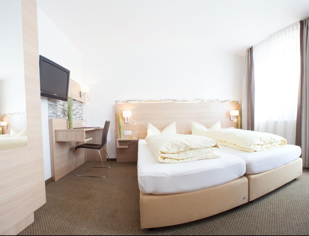 Hotel Vitis Ердинг Екстериор снимка