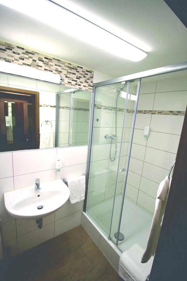 Hotel Vitis Ердинг Екстериор снимка